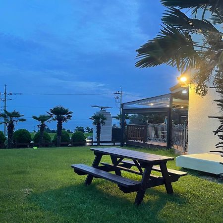 American Village Pension Manoa Namhae Eksteriør bilde