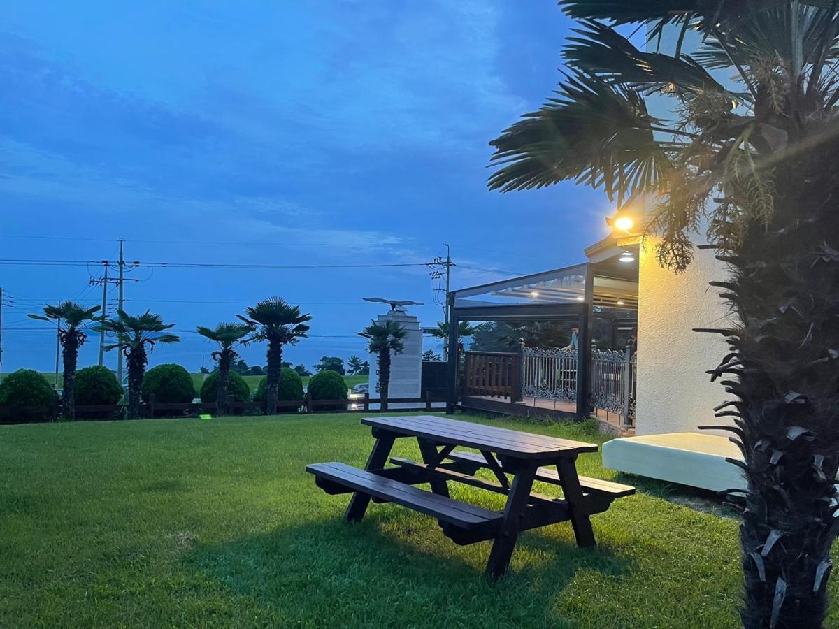 American Village Pension Manoa Namhae Eksteriør bilde