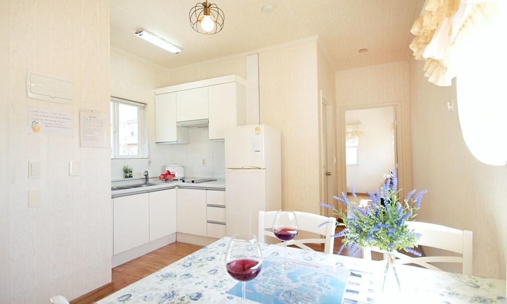 American Village Pension Manoa Namhae Rom bilde